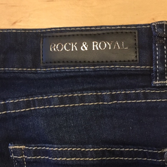 Denim shorts - Picture 4 of 5